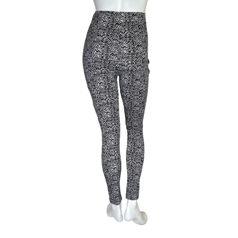 Chico's | Women's Black/White Pattern Fabulously Slimming Leggings | Size: 10 - Picture 6 of 8